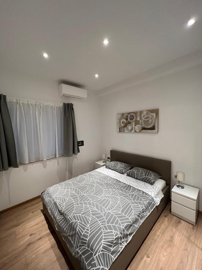 Apartment Igor 5 **** Медулин Екстер'єр фото